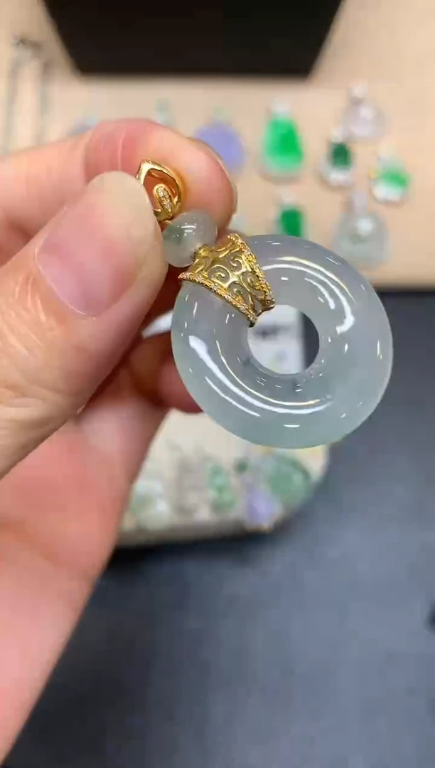 颈饰18K金镶嵌翡翠甜甜圈【无服务费