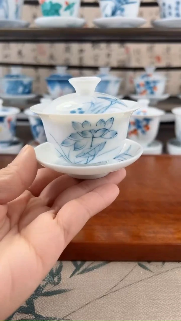 微瑕素莲80ml三才盖碗