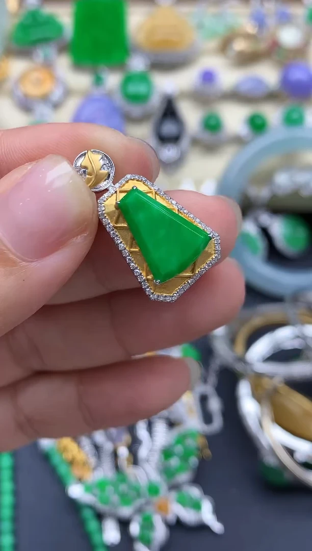 翡翠18K金镶嵌颈饰541-春日珠宝