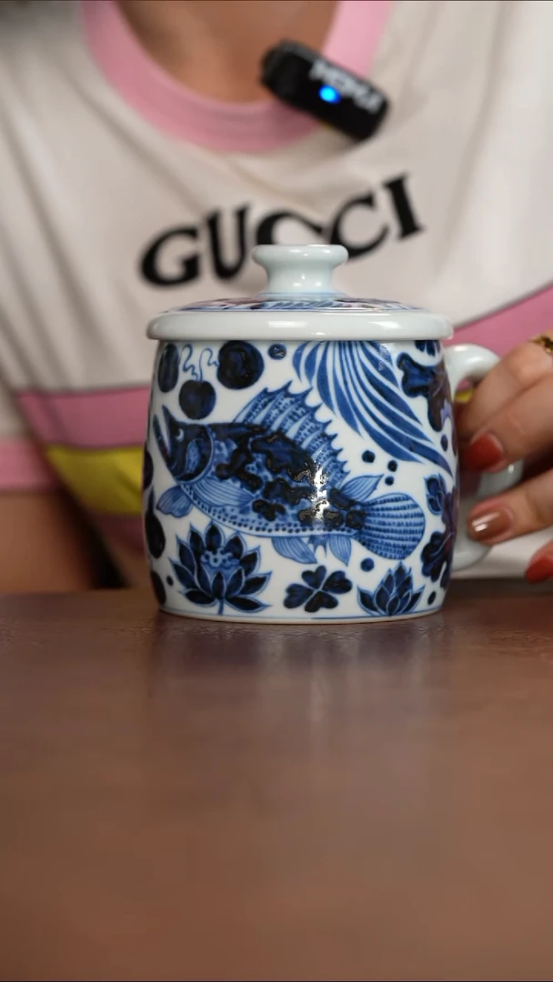 元青花鱼藻纹办公杯