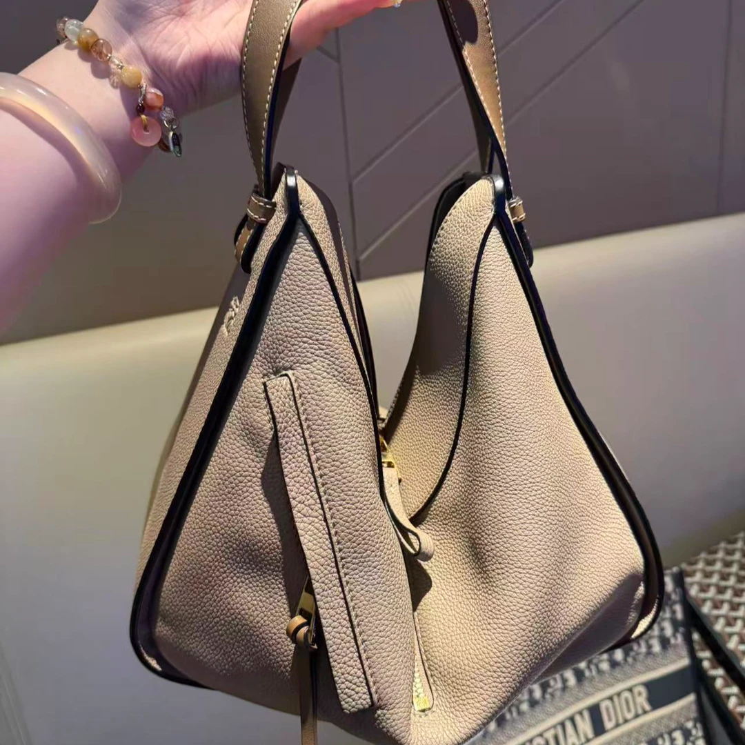 99新 LOEWE/罗意威 罗意威吊床沙色小号/亲妈寄卖/104309