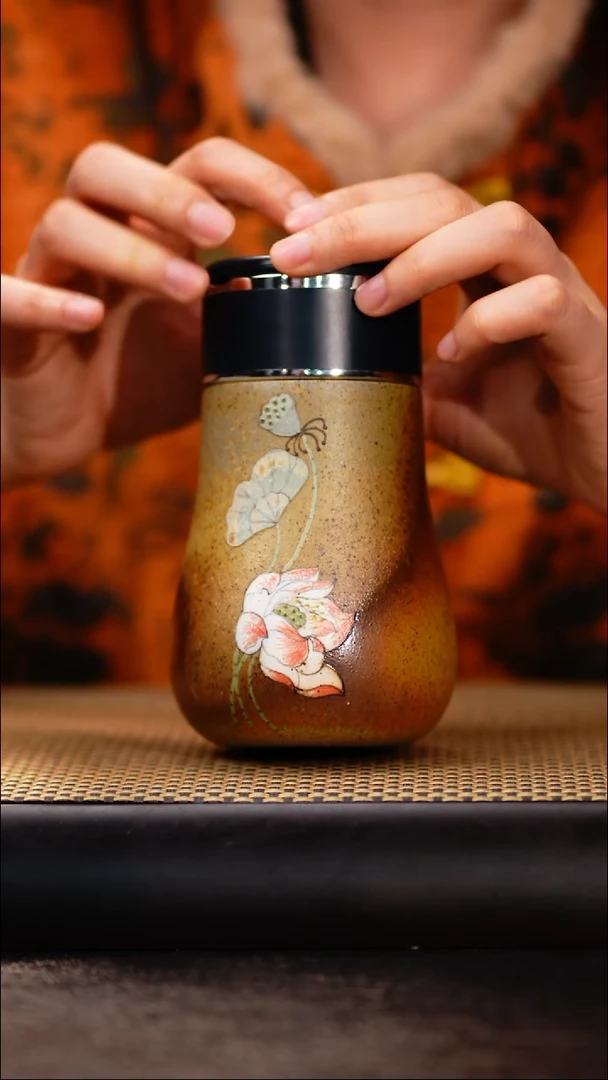 13小鱼柴烧荷花保温杯
