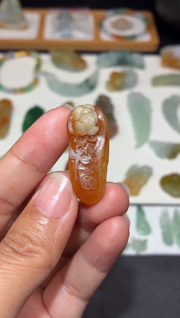 未镶嵌定制翡翠亭亭玉立