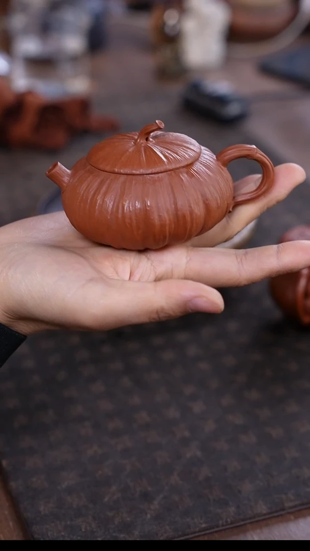 紫砂茶宠朱泥大丑瓜