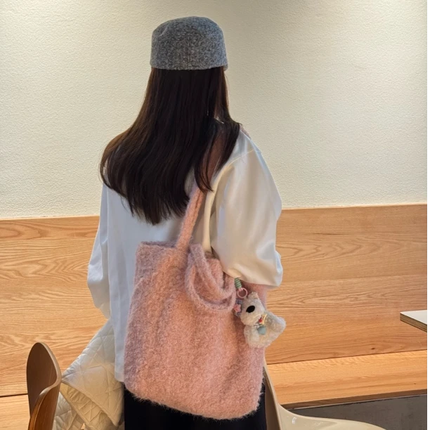 秋冬韩系粉色软糯毛绒单肩手提包秋冬可爱大容量通勤学生百搭托特