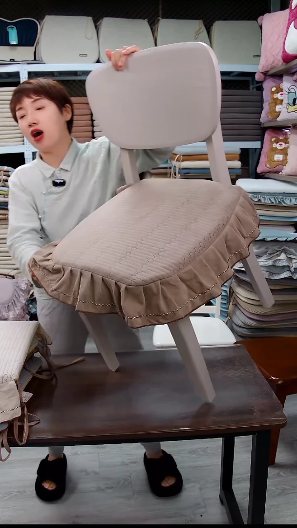 布布布布布布绒长耳朵边米色：4个