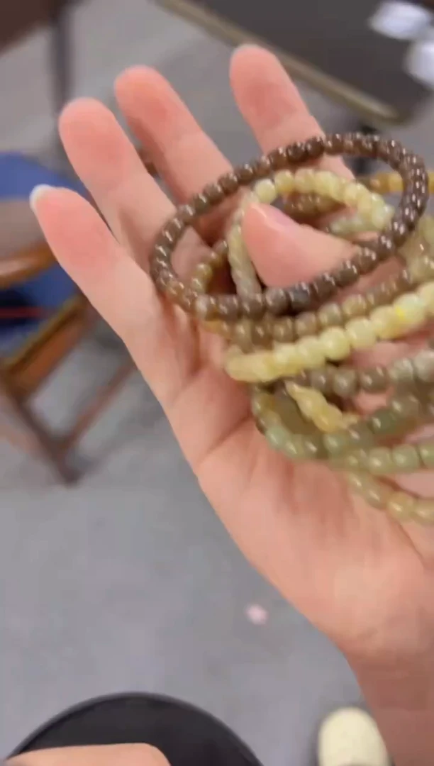 未镶嵌手串和田玉多样性发一