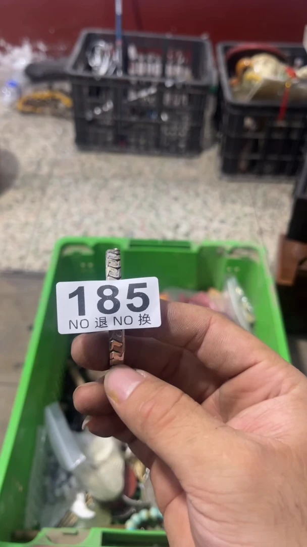 朋****蹄威朗诗旧货铺185
