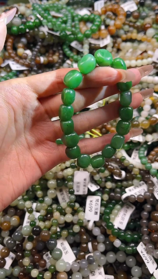 未镶嵌和田玉挂件1