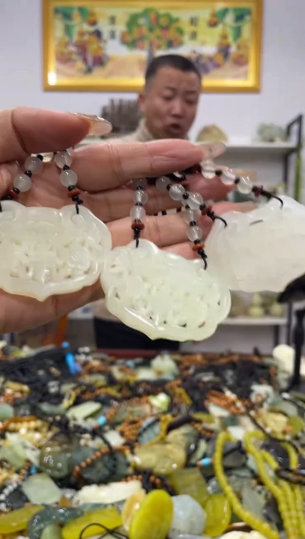 【闪购商品】岫玉吊坠未镶嵌多样性发货其中发一件