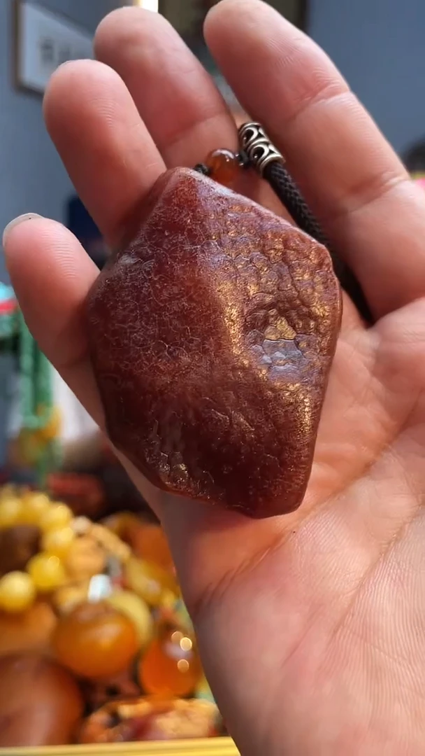 未镶嵌颈饰琥珀吊坠
