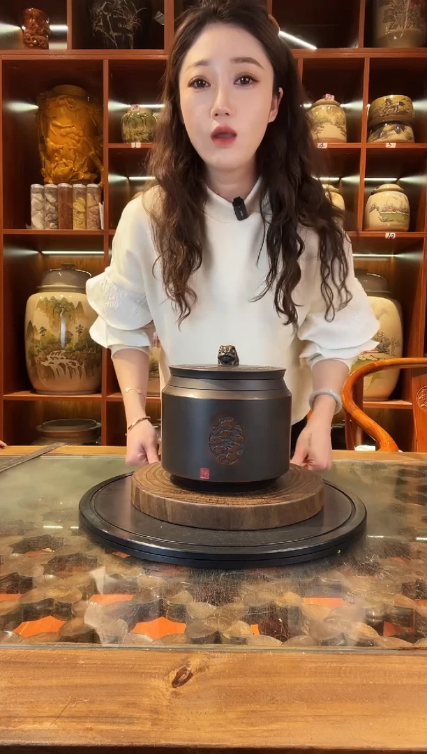 罐云南建水紫陶茶罐