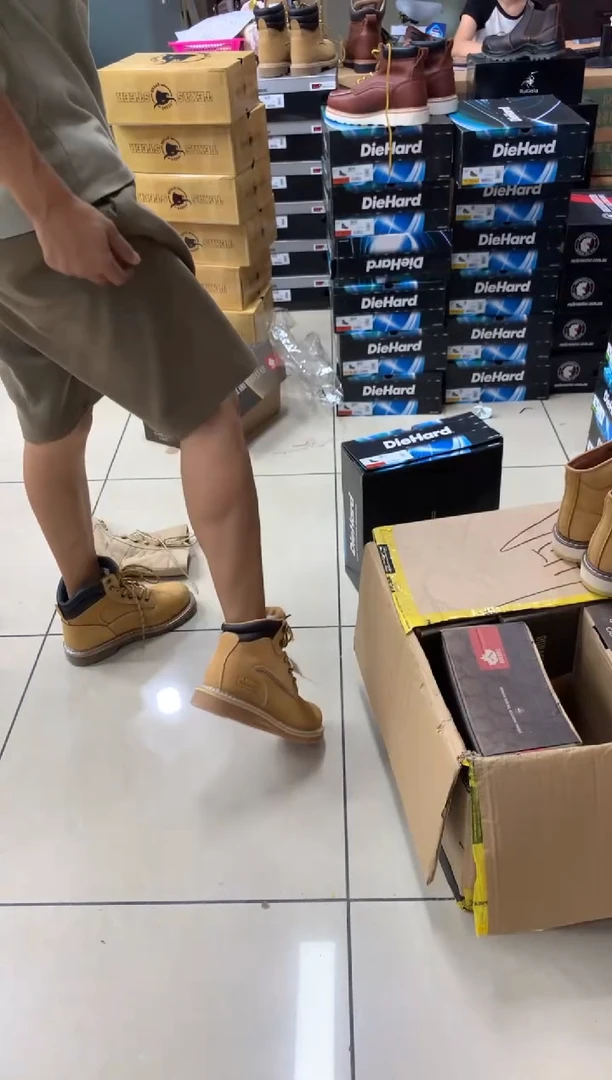织物84703牛皮，42码，运动鞋码