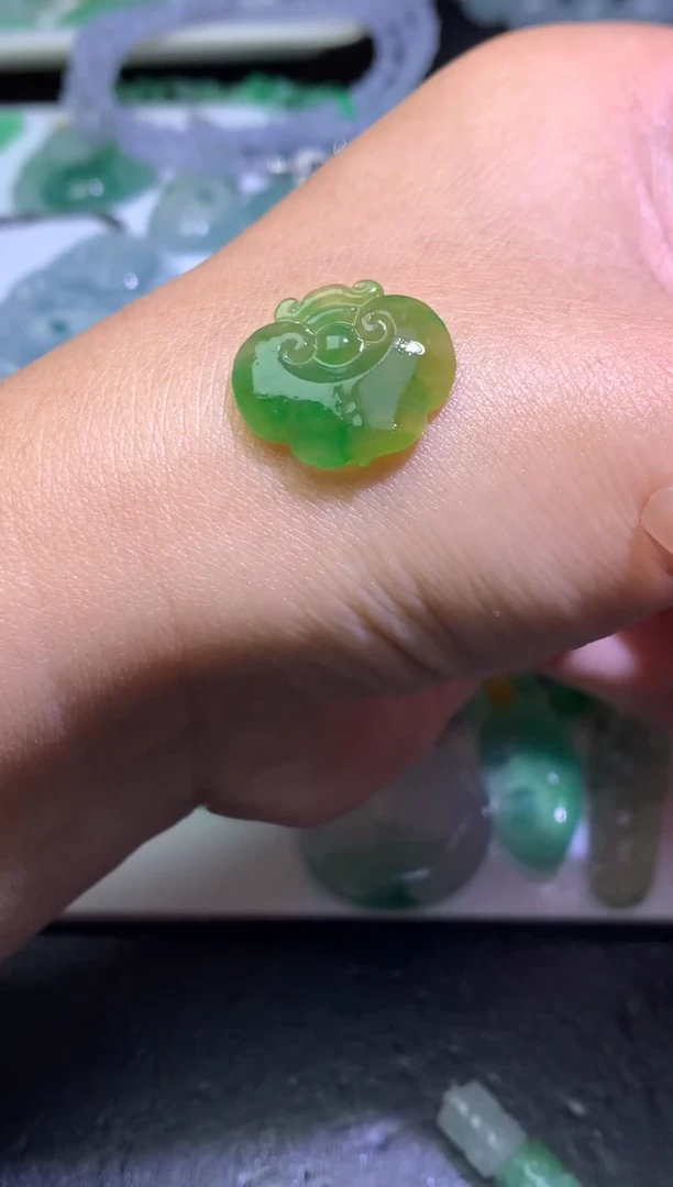 未镶嵌定制翡翠毛货