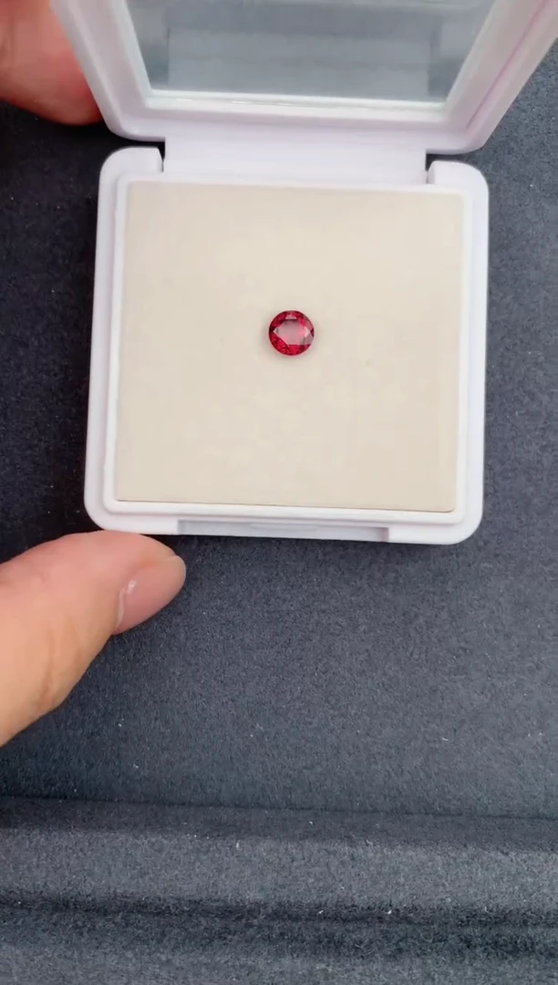 未镶嵌珠宝半成品石榴石1ct镁铝榴石  GF