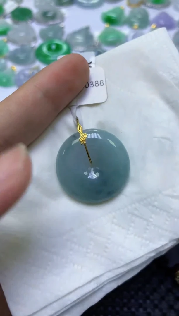 翡翠18K金镶嵌颈饰天然缅甸A货翡翠