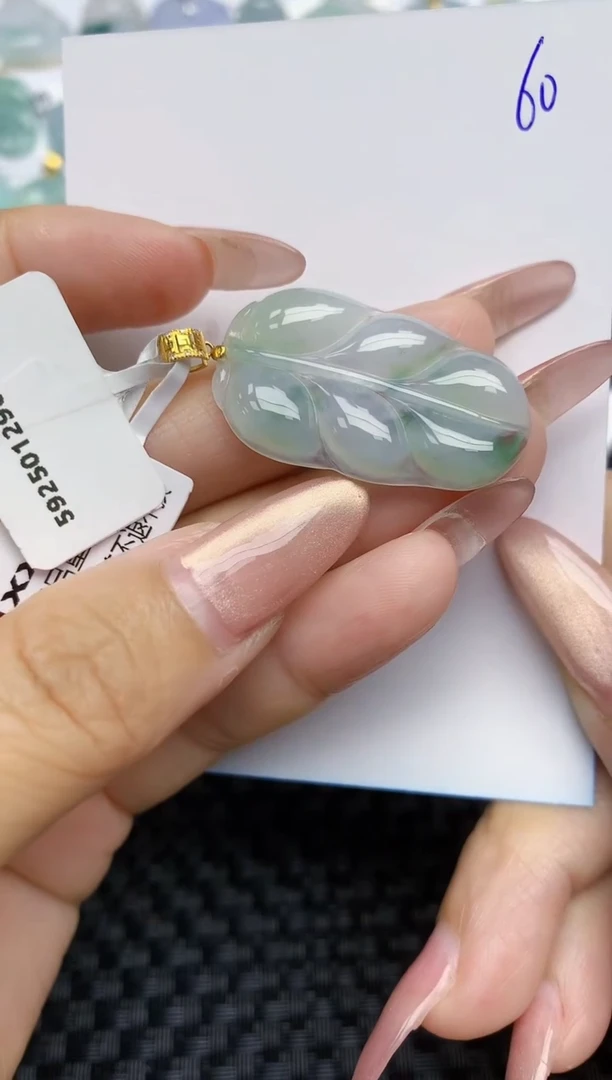 【闪购商品】翡翠颈饰18K金镶嵌天然A货翡翠 60