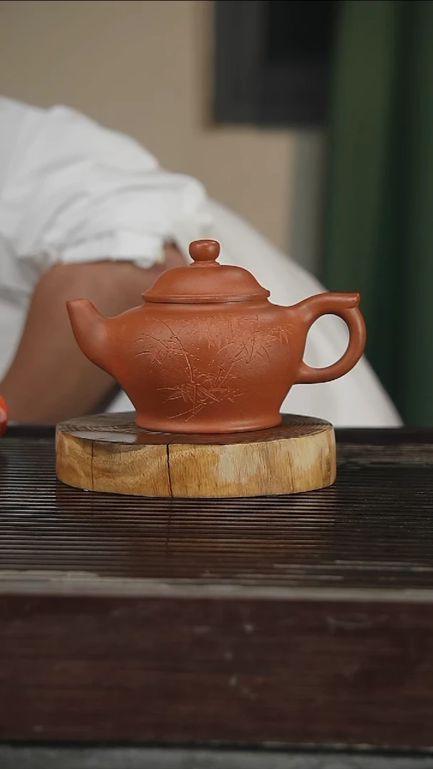 茶壶紫砂高工260CC带证20号