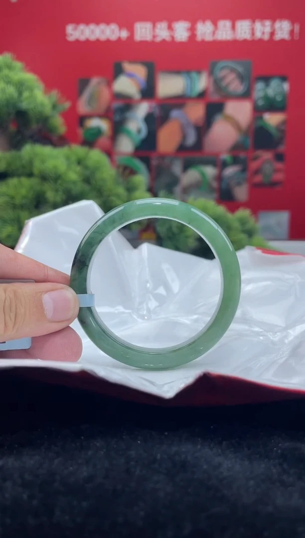 翡翠手镯未镶嵌手镯3