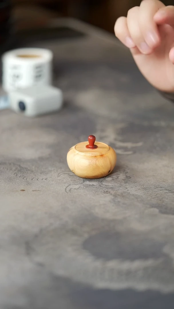 柏木（崖柏）陈化黑油甜香小品香罐把玩