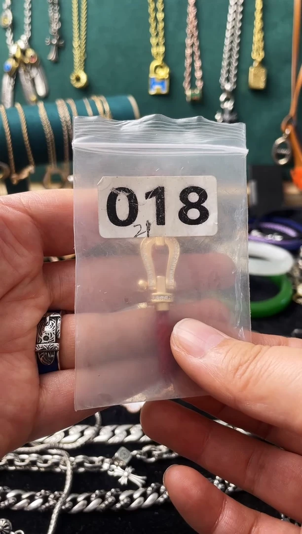 合金锆石闪购商品如图所示