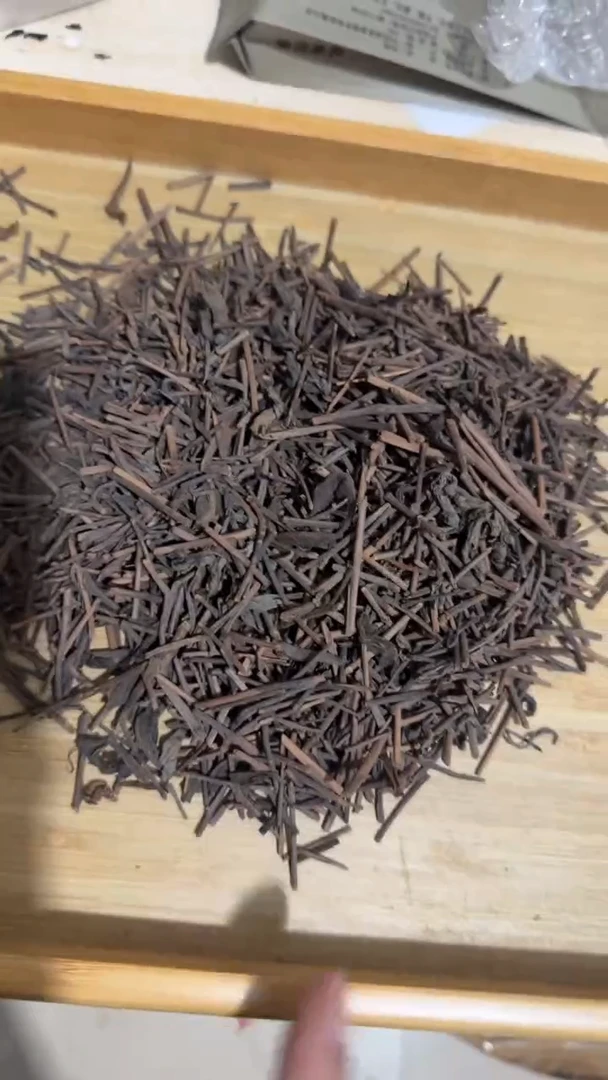 彩选单品04年六堡茶茶梗半斤