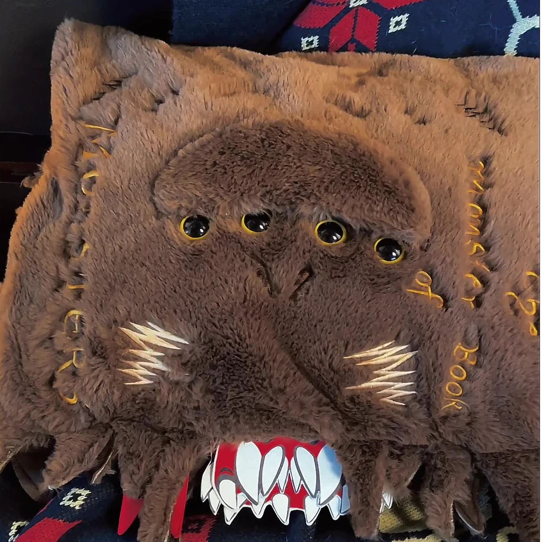 微瑕华纳正版哈利波特妖怪们的妖怪书抱枕毯靠垫毯子两用枕头腰靠