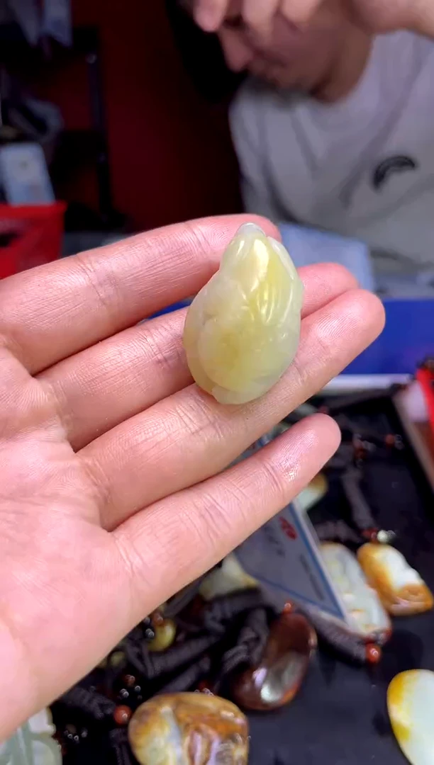 和田玉未镶嵌颈饰1