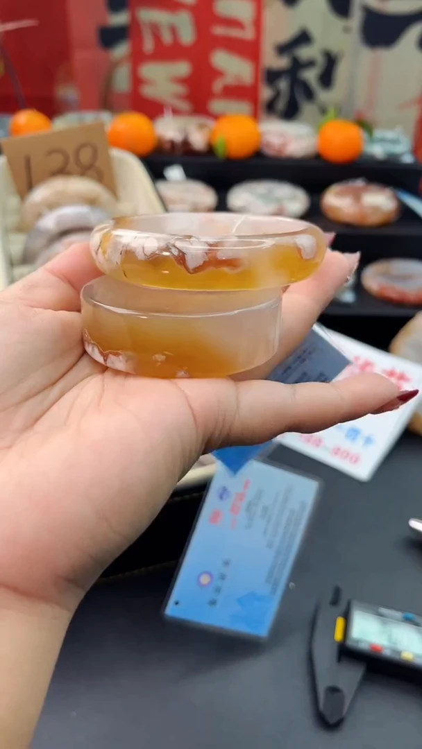 【闪购商品】石英质玉手镯未镶嵌赠送镯心（58圈口）