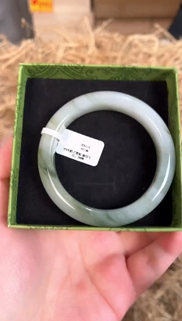 未镶嵌手镯石英质玉C-133