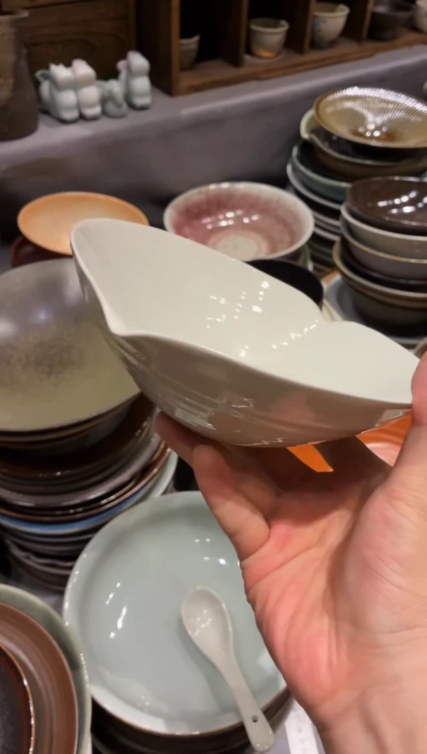 瓷片A****y739微瑕定白双口碗1个