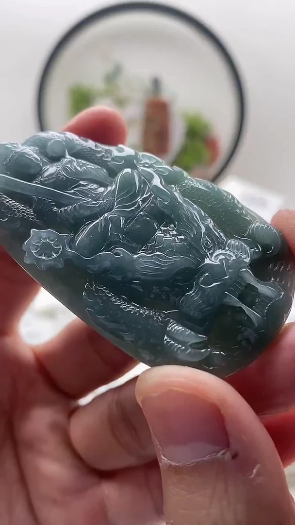 颈饰未镶嵌翡翠虚空藏