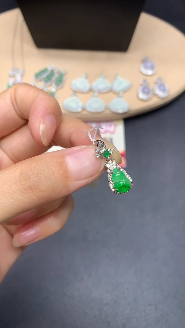 翡翠银S925镶嵌吊坠(不含链)葫芦【无服务费】