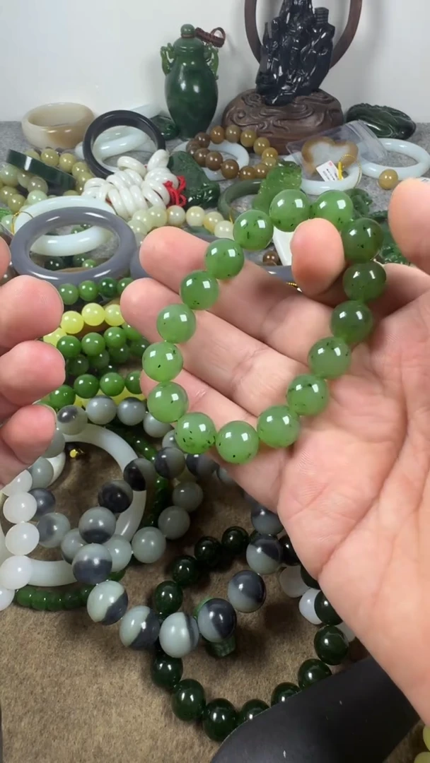 未镶嵌手链和田玉（碧玉）碧玉手串