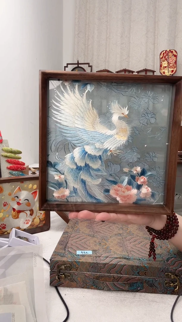 扇子苏绣作品手工摆台
