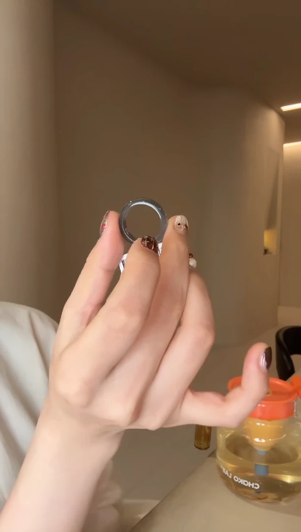 未镶嵌戒指和田玉20码烟灰（细条）