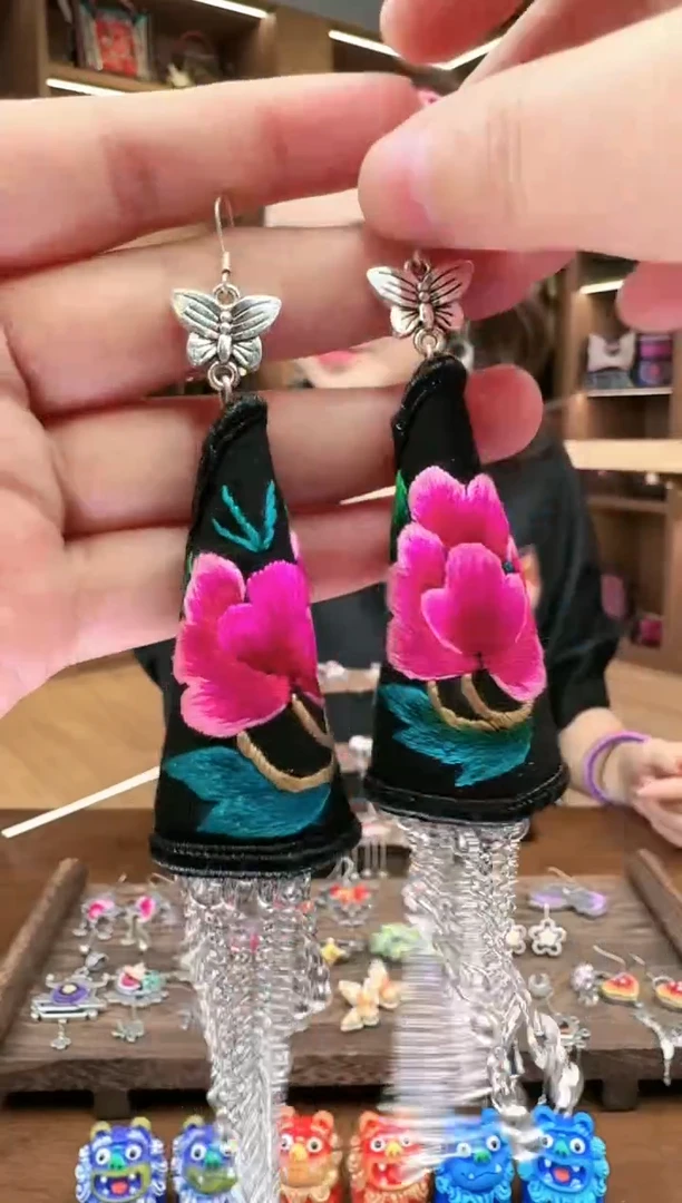 【闪购商品】织绣250黔东南苗族刺绣