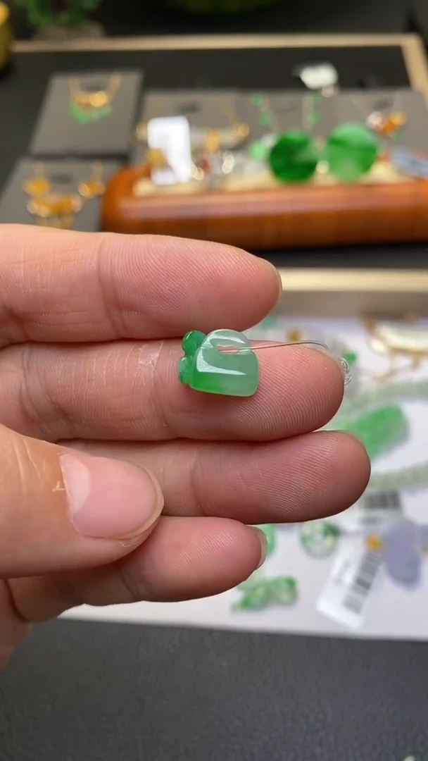 颈饰未镶嵌翡翠云*净货33357