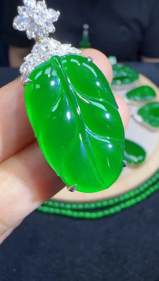 未镶嵌定制翡翠翡翠吊坠243