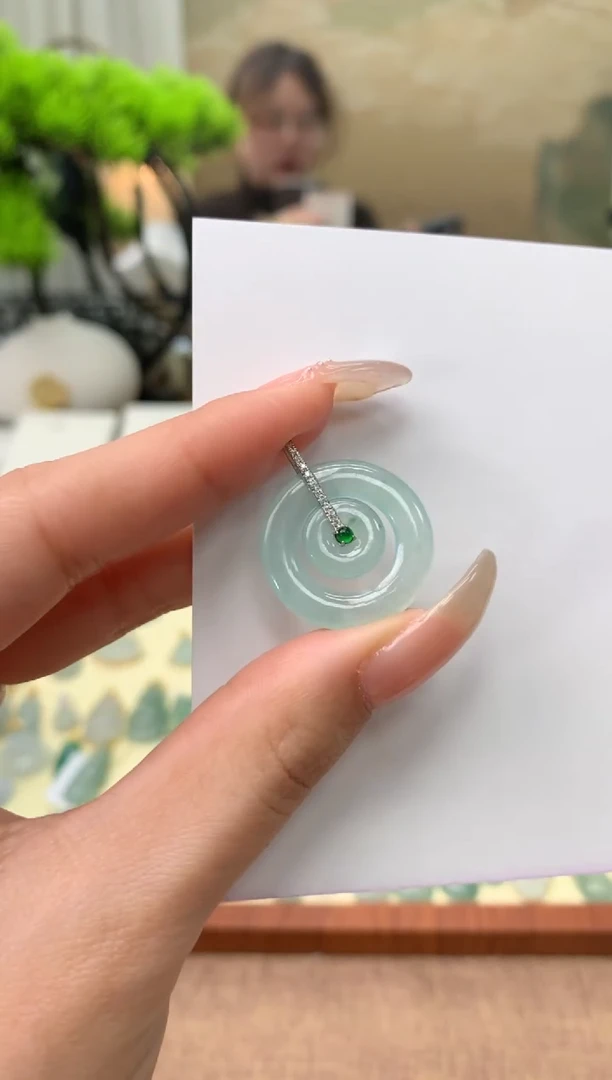 【闪购商品】翡翠颈饰18K金镶嵌天然A货翡翠挂件