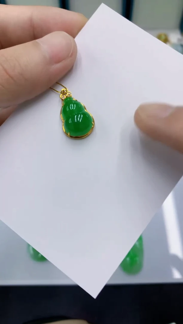 颈饰18K金镶嵌翡翠翡翠