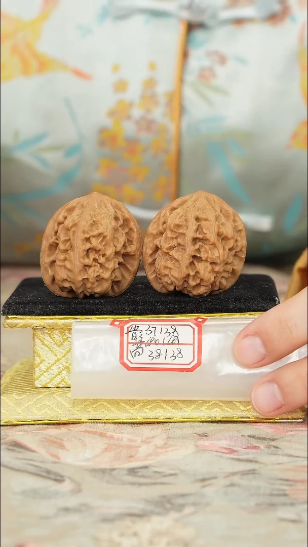 【闪购商品】文玩核桃把件马蹄