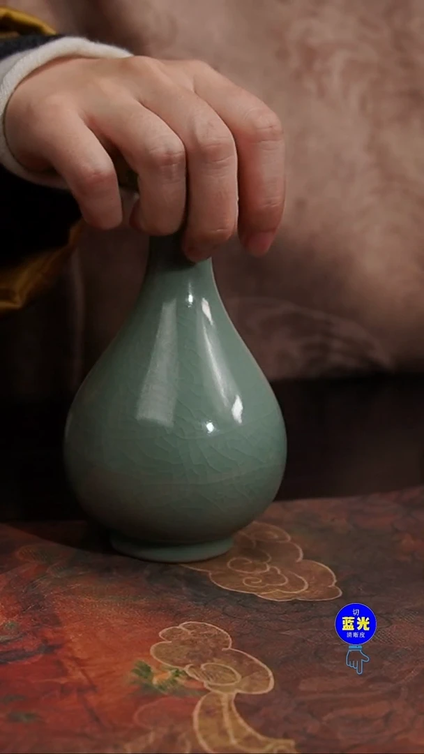 摆件瓷瑕（温度微高）清凉寺原矿釉青绿小玉壶春