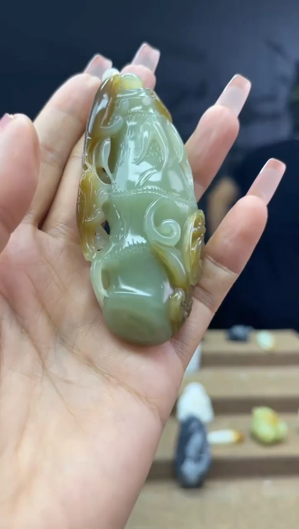 颈饰未镶嵌和田玉1
