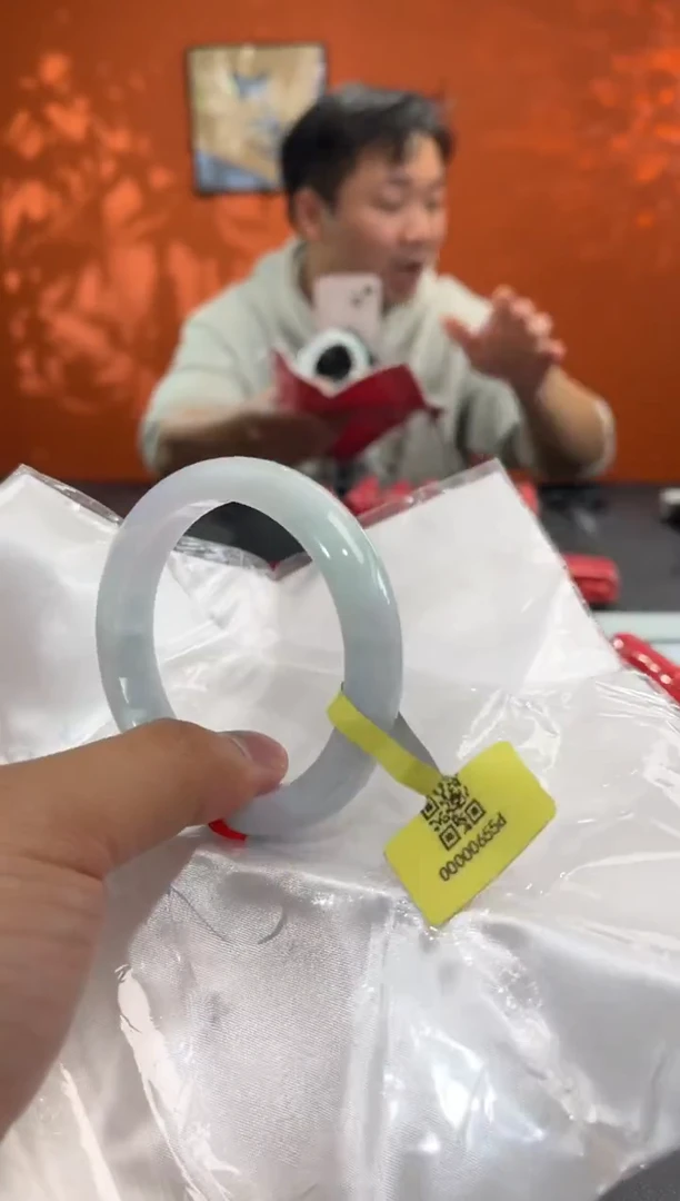 未镶嵌手镯翡翠4        圈口59