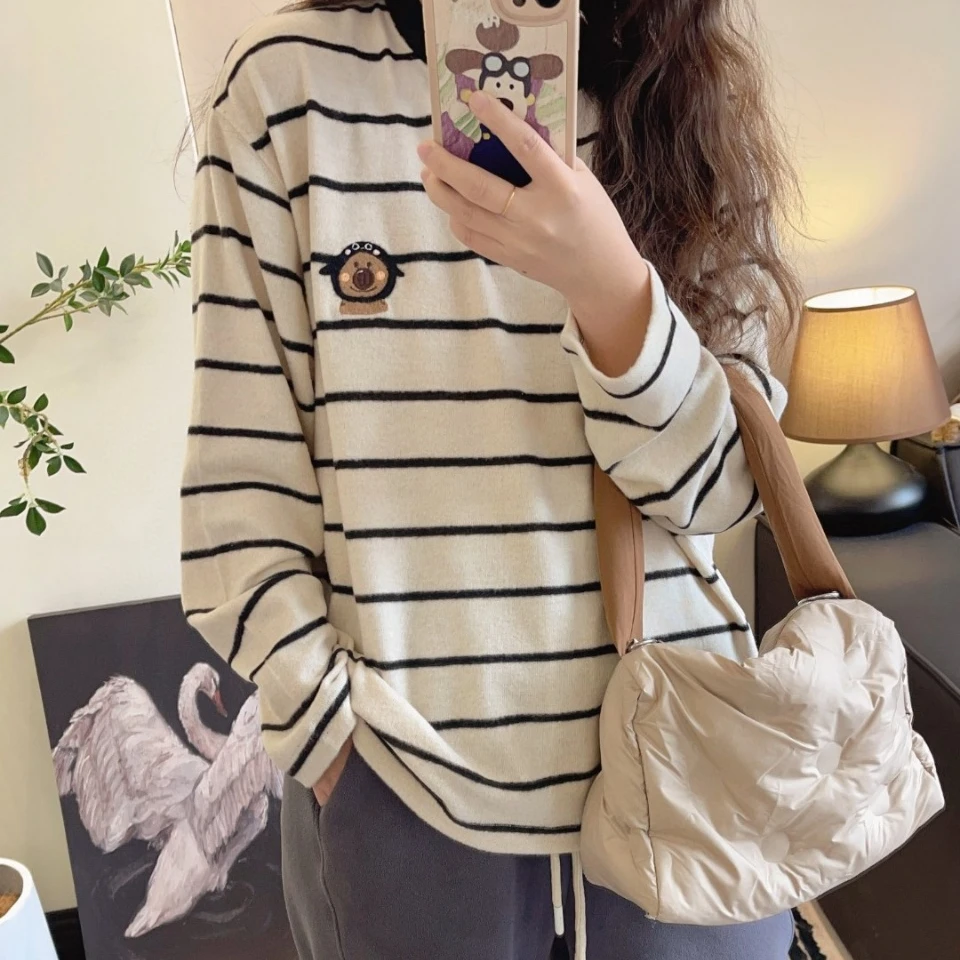 Yongwill小羊纸袋1160小黑肤感绒圆领宽松条纹长袖T打底衫显瘦