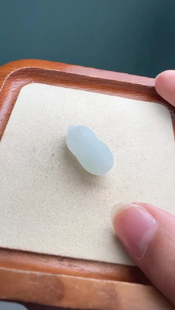 未镶嵌定制翡翠白冰花生