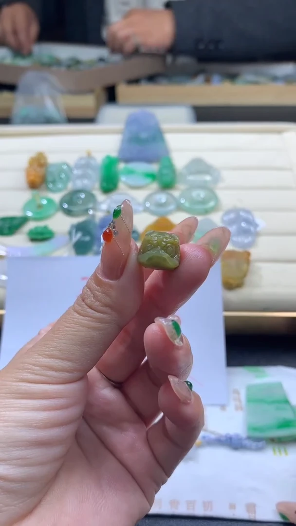 【闪购商品】定制翡翠未镶嵌翡翠