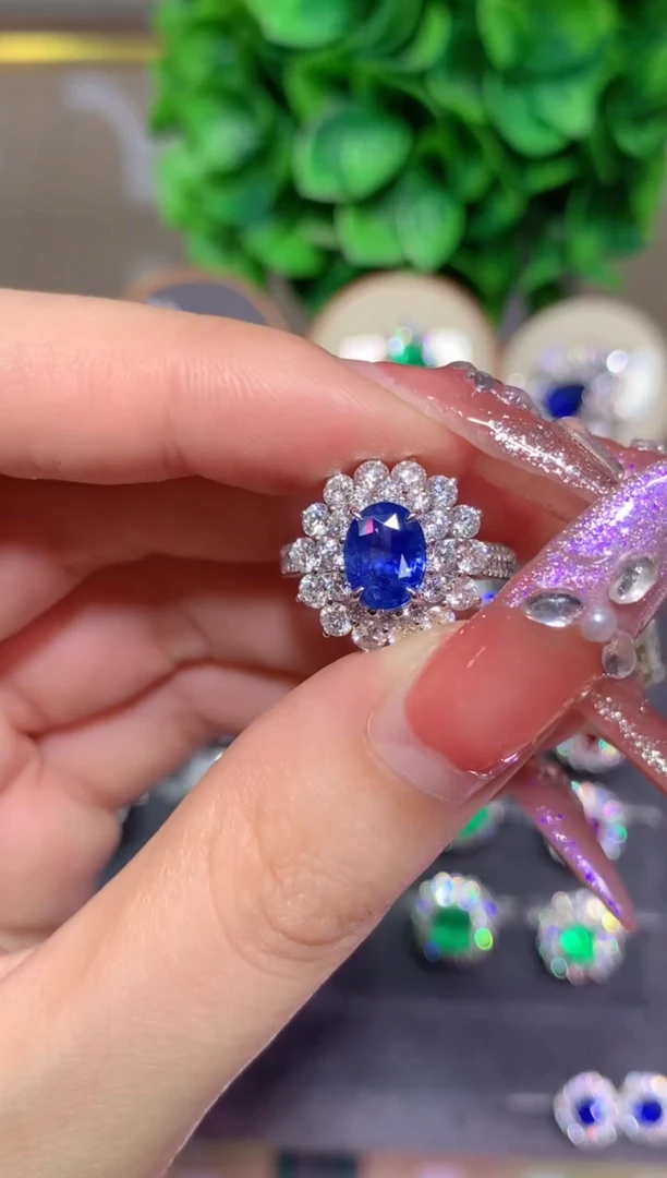 戒指蓝宝石18K金镶嵌1.59CT
