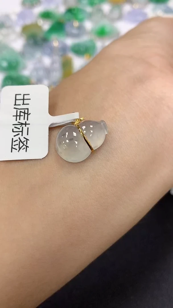 颈饰18K金镶嵌翡翠a货假一赔三支持复检百元上9元证书费自理